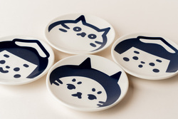 マルコロ豆皿/頭巾猫こけし